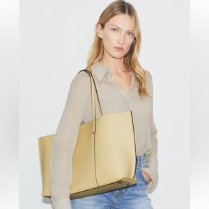 NWT Tory Burch Perry Triple Compartment
Leather  Tote